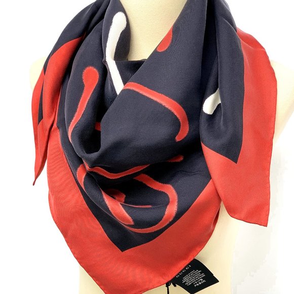 ⚡️SOLD! NWT GUCCI Is Life Black Red Square Scarf - Picture 2 of 8